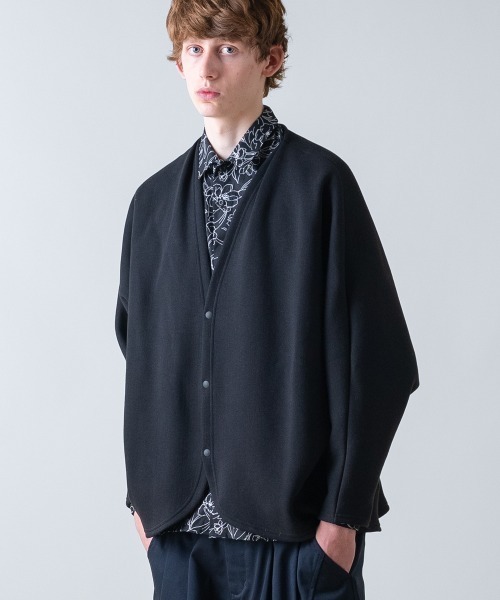 rehacer（レアセル）の「rehacer : Butterfly Dolman Cardigan / バタフライ ドルマン カーディガン（カーディガン/ボレロ・メンズ・アイボリー/ブラック・X-LARGE/LARGE/MEDIUM/SMALL）」の17枚目の写真