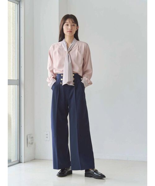 TONAL(トーナル)の「スカーフリングタイブラウス(シャツ/ブラウス・レディース・ピンク/ネイビー/オフホワイト・MEDIUM)」の4枚目の写真