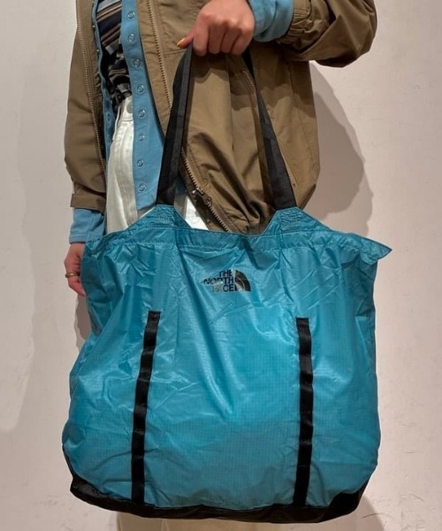 THE NORTH FACE(ザノースフェイス)の「THE NORTH FACE / Mayfly Tote / NM62377(トートバッグ・レディース・グリーン/イエロー・ONE SIZE)」の3枚目の写真