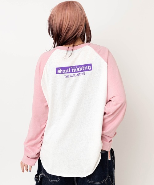 RNA（アールエヌエー）の「M2637 SERAPHラグランロンT（Tシャツ/カットソー・レディース・ブラック×ブルー/ホワイト×ピンク/ホワイト×ブラック・MEDIUM）」の9枚目の写真