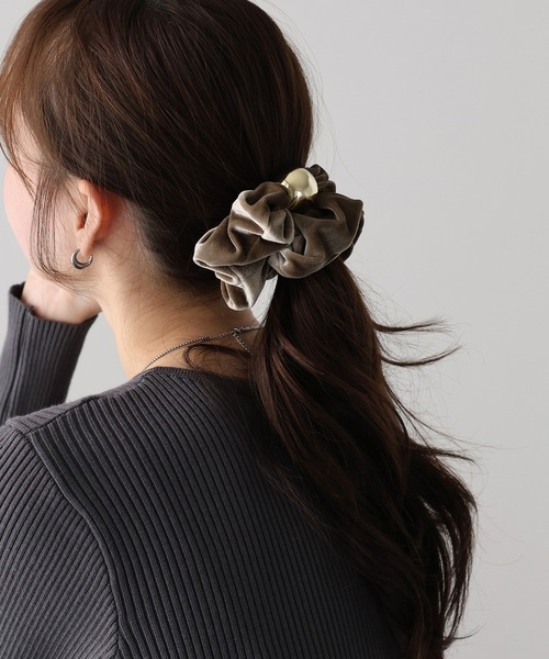 BLUEEAST（ブルーイースト）の「メタルボールベロアシュシュ（シュシュ・レディース・ブラウン/モカ/ブラック・FREE）」の3枚目の写真