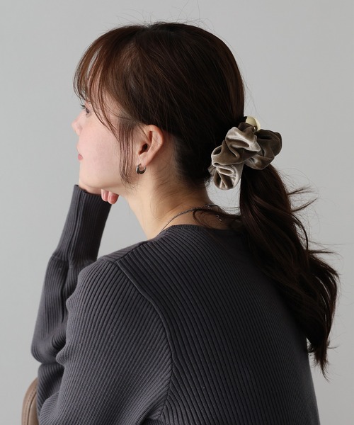 BLUEEAST（ブルーイースト）の「メタルボールベロアシュシュ（シュシュ・レディース・ブラウン/モカ/ブラック・FREE）」の5枚目の写真