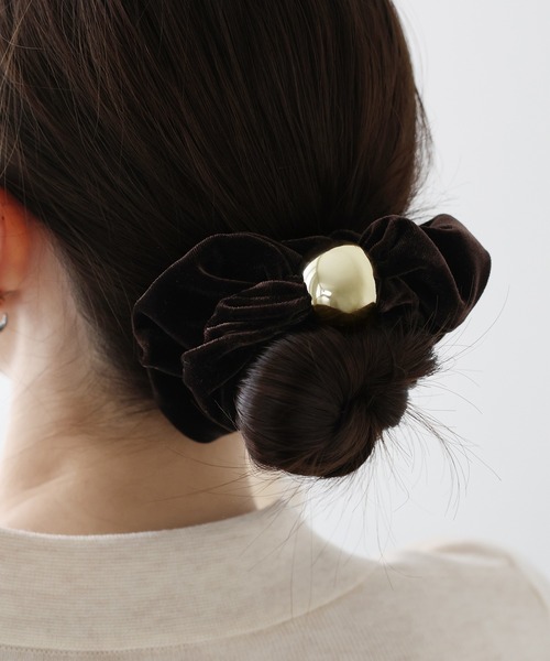 BLUEEAST（ブルーイースト）の「メタルボールベロアシュシュ（シュシュ・レディース・ブラウン/モカ/ブラック・FREE）」の10枚目の写真