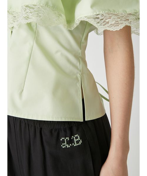 LILY BROWN(リリーブラウン)の「ボリュームフリルオフショルブラウス(シャツ/ブラウス・レディース・ネイビー/ホワイト/グリーン・F)」の12枚目の写真