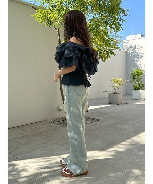 LILY BROWN(リリーブラウン)の「ボリュームフリルオフショルブラウス(シャツ/ブラウス・レディース・ネイビー/ホワイト/グリーン・F)」の19枚目の写真