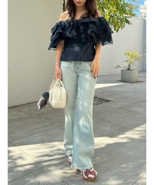 LILY BROWN(リリーブラウン)の「ボリュームフリルオフショルブラウス(シャツ/ブラウス・レディース・ネイビー/ホワイト/グリーン・F)」の20枚目の写真