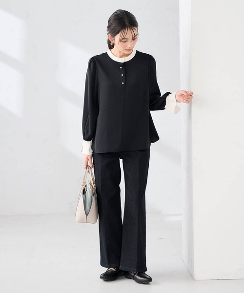 a.v.v(アーヴェヴェ)の「2WAYスタンドネックブラウス(シャツ/ブラウス・レディース・ダークインディゴブルー/ホワイト/ブラック・40/38/36)」の11枚目の写真
