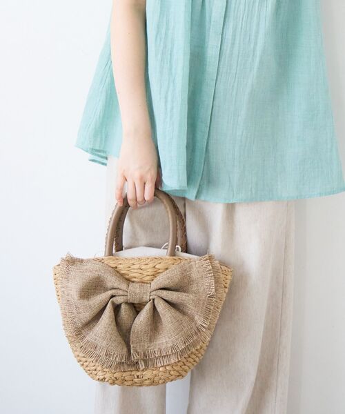 le.coeur blanc(ルクールブラン)の「リボン付きバケツ型トートバック(トートバッグ・レディース・ベージュ/ブラック・FREE)」の1枚目の写真