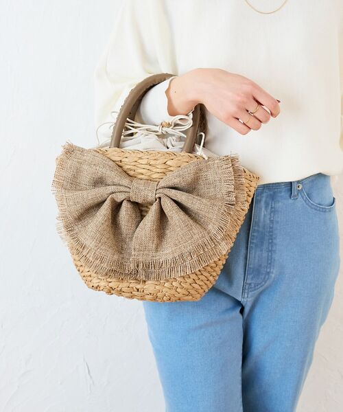 le.coeur blanc(ルクールブラン)の「リボン付きバケツ型トートバック(トートバッグ・レディース・ベージュ/ブラック・FREE)」の5枚目の写真