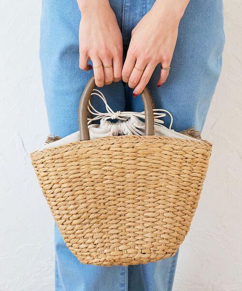 le.coeur blanc(ルクールブラン)の「リボン付きバケツ型トートバック(トートバッグ・レディース・ベージュ/ブラック・FREE)」の7枚目の写真