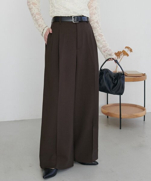 DISCOAT（ディスコート）の「【SS先行予約】トロミ2タックワイドパンツ《WEB限定カラーあり》（スラックス・レディース・ダークブラウン/ベージュ系その他/グレー/グレイッシュベージュ/ブラック/アイボリー/ネイビー・ML/MEDIUM/PS/TM/LARGE/SMALL）」の4枚目の写真