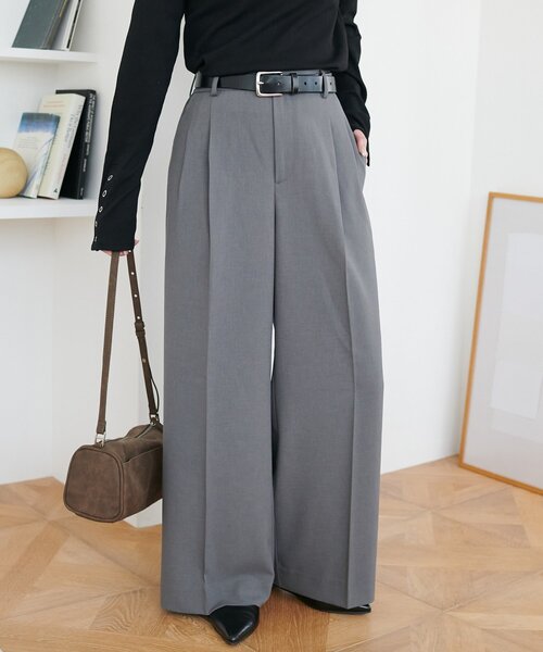 DISCOAT（ディスコート）の「【SS先行予約】トロミ2タックワイドパンツ《WEB限定カラーあり》（スラックス・レディース・ダークブラウン/ベージュ系その他/グレー/グレイッシュベージュ/ブラック/アイボリー/ネイビー・ML/MEDIUM/PS/TM/LARGE/SMALL）」の3枚目の写真