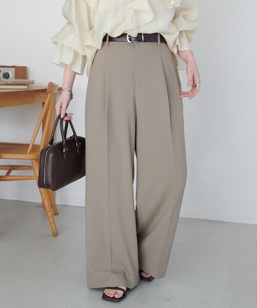 DISCOAT（ディスコート）の「【SS先行予約】トロミ2タックワイドパンツ《WEB限定カラーあり》（スラックス・レディース・ダークブラウン/ベージュ系その他/グレー/グレイッシュベージュ/ブラック/アイボリー/ネイビー・ML/MEDIUM/PS/TM/LARGE/SMALL）」の6枚目の写真