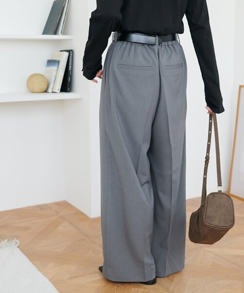 DISCOAT（ディスコート）の「とろみ2タックワイドパンツ《WEB限定カラーあり》（スラックス・レディース・ダークブラウン/ベージュ系その他/グレー/グレイッシュベージュ/ブラック/アイボリー/ネイビー・ML/MEDIUM/PS/TM/LARGE/SMALL）」の14枚目の写真