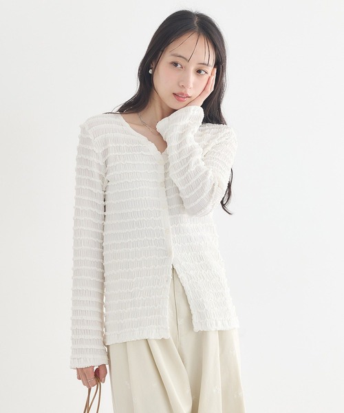 earth music&ecology(アースミュージックアンドエコロジー)の「【2026SS/先行予約】シャーリングカットカーディガン(カーディガン/ボレロ・レディース・ピンク/ブラック/アイボリー/ミント・FREE)」の15枚目の写真