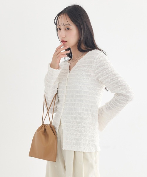 earth music&ecology(アースミュージックアンドエコロジー)の「【2026SS/先行予約】シャーリングカットカーディガン(カーディガン/ボレロ・レディース・ピンク/ブラック/アイボリー/ミント・FREE)」の16枚目の写真