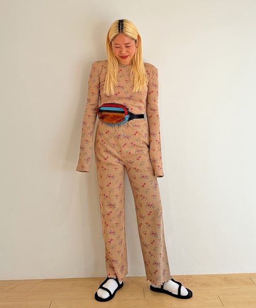 HOLIDAY(ホリデイ)の「SUPER RIB CROPPED PANTS (FLOWER) スーパーリブクロップドパンツ (フラワー)(その他パンツ・レディース・ベージュ・ONE SIZE)」の8枚目の写真