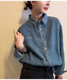 I.O.E（アイオイ）の「配色ボタンアクセントデニムシャツ（シャツ/ブラウス）」