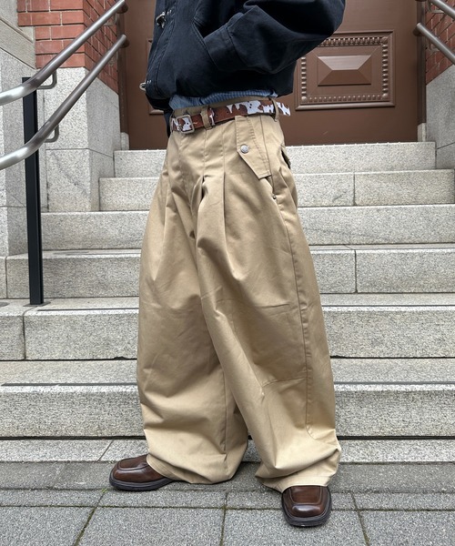 kutir（クティール）の「2TUCK BUGGY BALLOON CHINO PANTS／2タックバギーバルーンチノパン（チノパンツ・メンズ・ベージュ/ブラック・MEDIUM/SMALL/LARGE）」の18枚目の写真