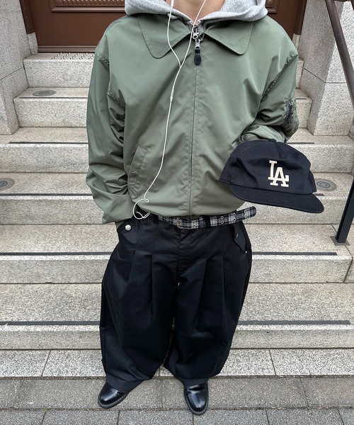 kutir（クティール）の「2TUCK BUGGY BALLOON CHINO PANTS／2タックバギーバルーンチノパン（チノパンツ・メンズ・ベージュ/ブラック・MEDIUM/SMALL/LARGE）」の6枚目の写真