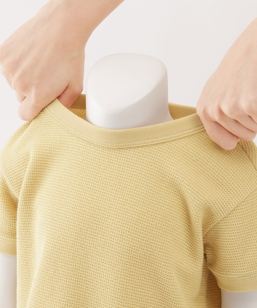 無印良品（ムジルシリョウヒン）の「ベビー　あたまするっとワッフル編みクルーネック半袖Ｔシャツ（Tシャツ/カットソー・キッズ・ピンク系/キナリ/イエロー/カーキ系/ブルー系/グレー系・80/90/100）」の22枚目の写真