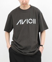 GOOD ROCK SPEED（グッドロックスピード）の「【GOOD ROCK SPEED】AVICII アーティスト プリントTシャツ 26SS（Tシャツ/カットソー）」