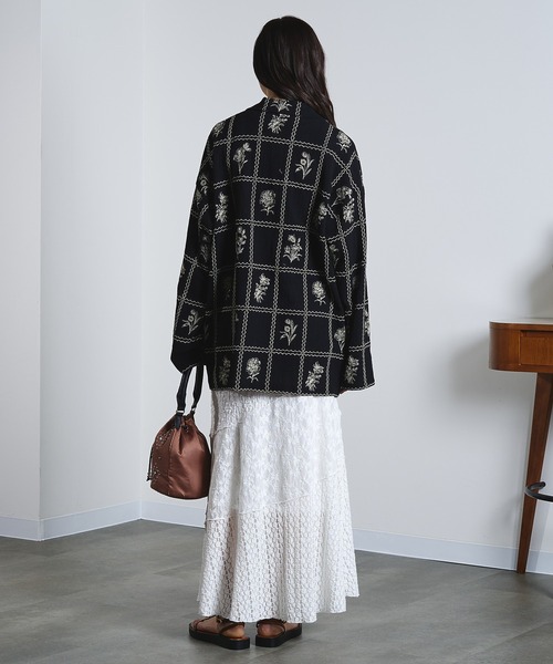 ROSE BUD（ローズバッド）の「(mag.by c)EMBROIDERY L/S SHIRT（パーカー・レディース・オフホワイト/ブラック・ONE SIZE）」の17枚目の写真