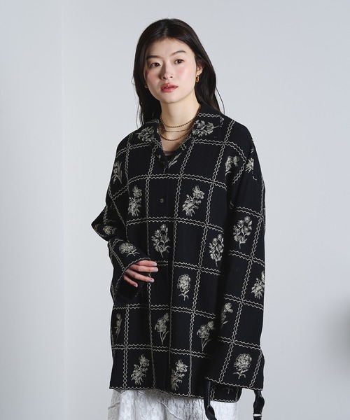 ROSE BUD（ローズバッド）の「(mag.by c)EMBROIDERY L/S SHIRT（パーカー・レディース・オフホワイト/ブラック・ONE SIZE）」の18枚目の写真