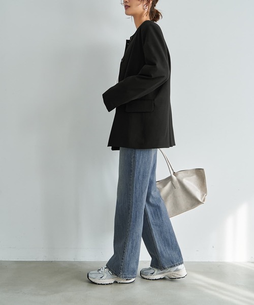 STYLE DELI(スタイルデリ)の「【LUXE】ラウンドネックノーカラージャケット(ノーカラージャケット・レディース・ブラック/チャコールグレー・FREE)」の4枚目の写真