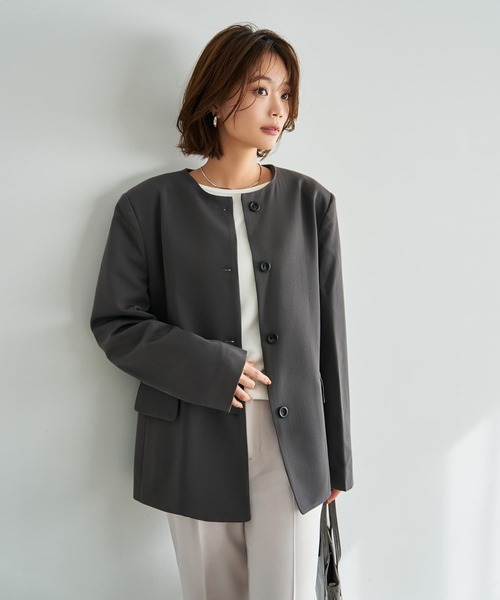 STYLE DELI(スタイルデリ)の「【LUXE】ラウンドネックノーカラージャケット(ノーカラージャケット・レディース・ブラック/チャコールグレー・FREE)」の8枚目の写真
