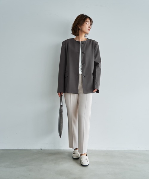 STYLE DELI(スタイルデリ)の「【LUXE】ラウンドネックノーカラージャケット(ノーカラージャケット・レディース・ブラック/チャコールグレー・FREE)」の9枚目の写真