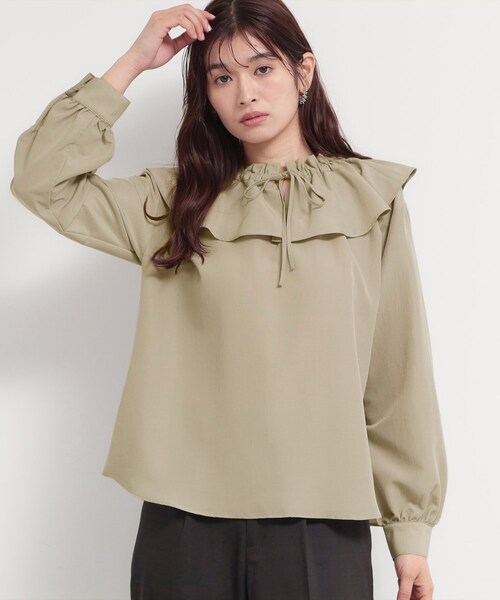 THE SHOP TK （ザ ショップ ティーケー ）の「大人のフェミニンカジュアルに エアリーフリルブラウス（シャツ/ブラウス・レディース・サックスブルー/ライトベージュ/オフホワイト・13/12）」の11枚目の写真