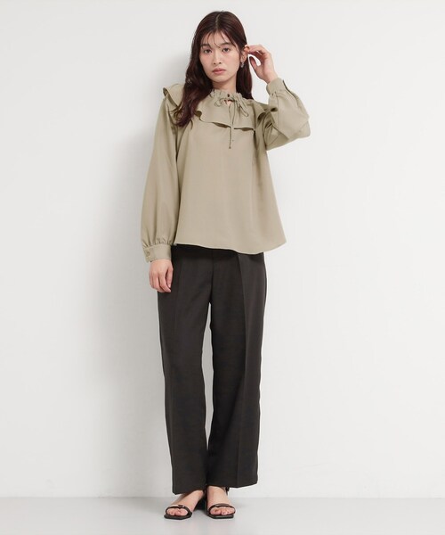 THE SHOP TK （ザ ショップ ティーケー ）の「大人のフェミニンカジュアルに エアリーフリルブラウス（シャツ/ブラウス・レディース・サックスブルー/ライトベージュ/オフホワイト・13/12）」の13枚目の写真