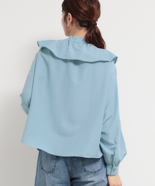 THE SHOP TK （ザ ショップ ティーケー ）の「大人のフェミニンカジュアルに エアリーフリルブラウス（シャツ/ブラウス・レディース・サックスブルー/ライトベージュ/オフホワイト・13/12）」の16枚目の写真