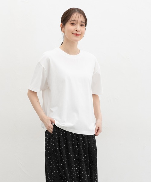 Honeys(ハニーズ)の「【ハニさら・接触冷感・UVカット・遮熱】きれいめTシャツ(Tシャツ/カットソー・レディース・ピンク/オフホワイト/イエロー/ブラック/グリーン/ベージュ/スミクロ/ブルー/ボルドー・LL/L/3L/M/SS/S)」の13枚目の写真