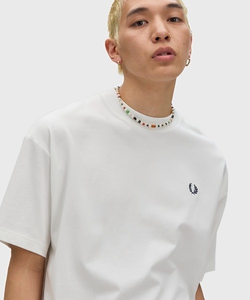 FRED PERRY(フレッドペリー)の「Back Print Laurel Wreath T-Shirt/バックプリントローレルリースTシャツ(Tシャツ/カットソー・メンズ・グレー/ホワイト・S/L/M)」の5枚目の写真
