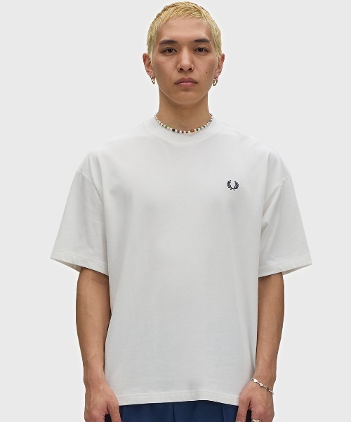FRED PERRY(フレッドペリー)の「Back Print Laurel Wreath T-Shirt/バックプリントローレルリースTシャツ(Tシャツ/カットソー・メンズ・グレー/ホワイト・S/L/M)」の7枚目の写真