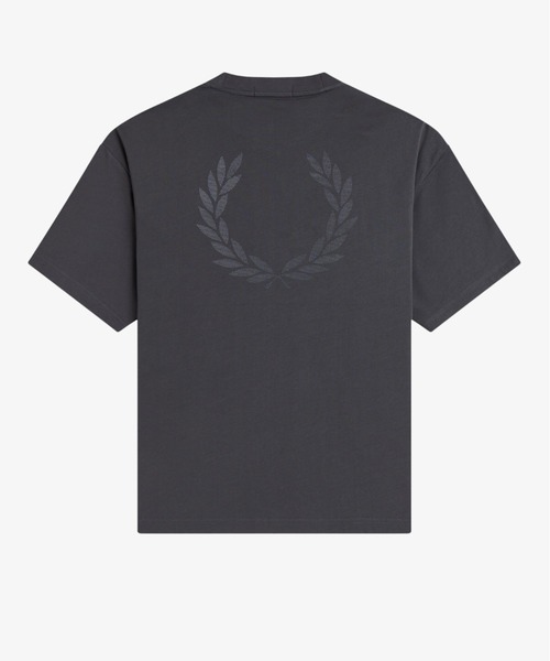 FRED PERRY(フレッドペリー)の「Back Print Laurel Wreath T-Shirt/バックプリントローレルリースTシャツ(Tシャツ/カットソー・メンズ・グレー/ホワイト・S/L/M)」の18枚目の写真