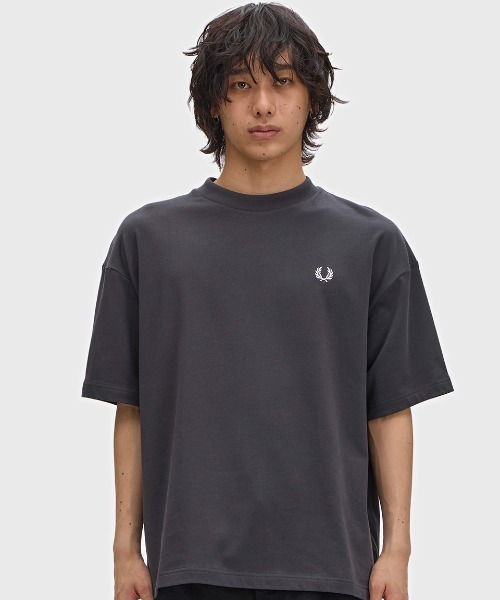FRED PERRY(フレッドペリー)の「Back Print Laurel Wreath T-Shirt/バックプリントローレルリースTシャツ(Tシャツ/カットソー・メンズ・グレー/ホワイト・S/L/M)」の15枚目の写真