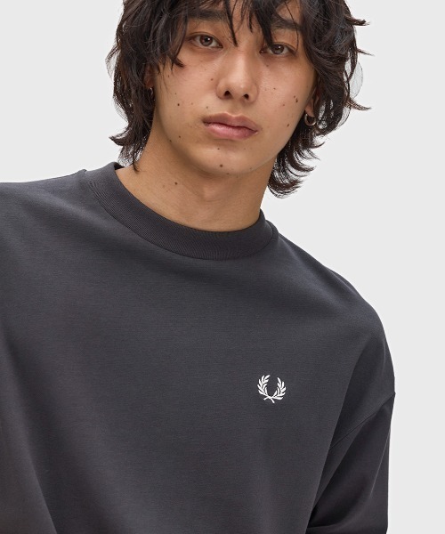 FRED PERRY(フレッドペリー)の「Back Print Laurel Wreath T-Shirt/バックプリントローレルリースTシャツ(Tシャツ/カットソー・メンズ・グレー/ホワイト・S/L/M)」の13枚目の写真