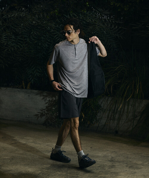 Russell Athletic（ラッセルアスレティック）の「限定展開 RUSSELL ATHLETIC×FREAK'S STORE ラッセル アスレチック 別注 Dry-Power ヘンリーネック Tシャツ 吸湿速乾 消臭（Tシャツ/カットソー・メンズ・ホワイト/チャコールグレー/アッシュグレー・LARGE/MEDIUM/SMALL）」の14枚目の写真