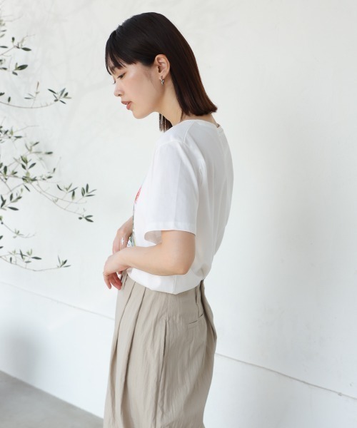 Bou Jeloud(ブージュルード)の「フォトフラワーTシャツ(Tシャツ/カットソー・レディース・チャコールグレー/オフホワイト・MEDIUM)」の8枚目の写真