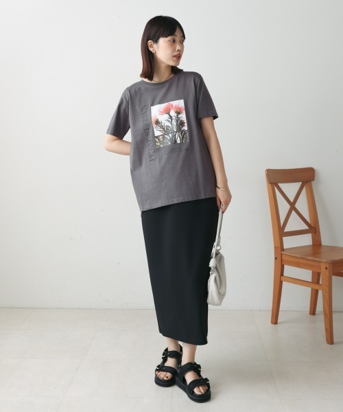 Bou Jeloud(ブージュルード)の「フォトフラワーTシャツ(Tシャツ/カットソー・レディース・チャコールグレー/オフホワイト・MEDIUM)」の20枚目の写真