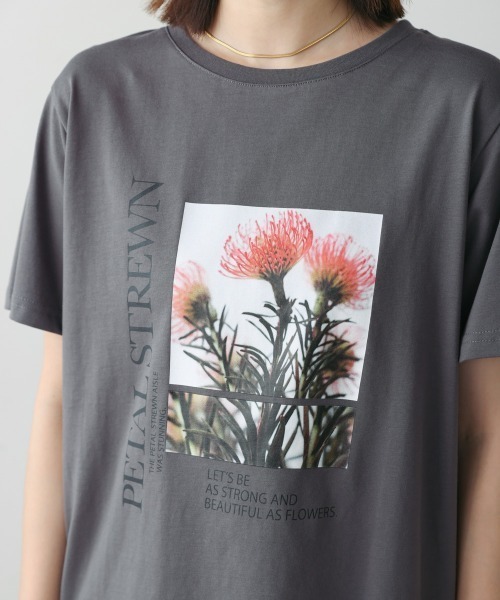 Bou Jeloud(ブージュルード)の「フォトフラワーTシャツ(Tシャツ/カットソー・レディース・チャコールグレー/オフホワイト・MEDIUM)」の18枚目の写真