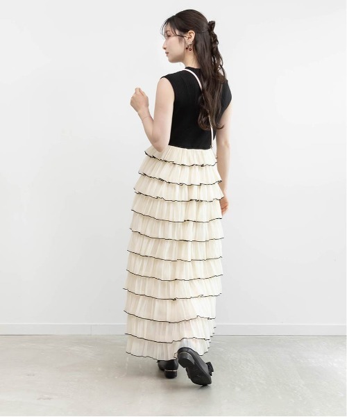 RANDA(ランダ)の「ティアードフリルドッキングワンピース(ワンピース・レディース・ブラック・FT/FREE)」の4枚目の写真