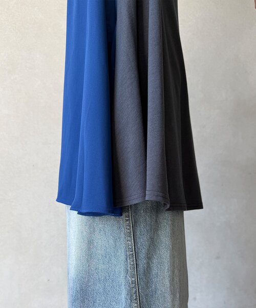 DouDou(ドゥドゥ)の「【WEB限定】前後2WAYフレアトップス(Tシャツ/カットソー・レディース・ブラック/オフホワイト/チャコールグレー・FREE)」の4枚目の写真