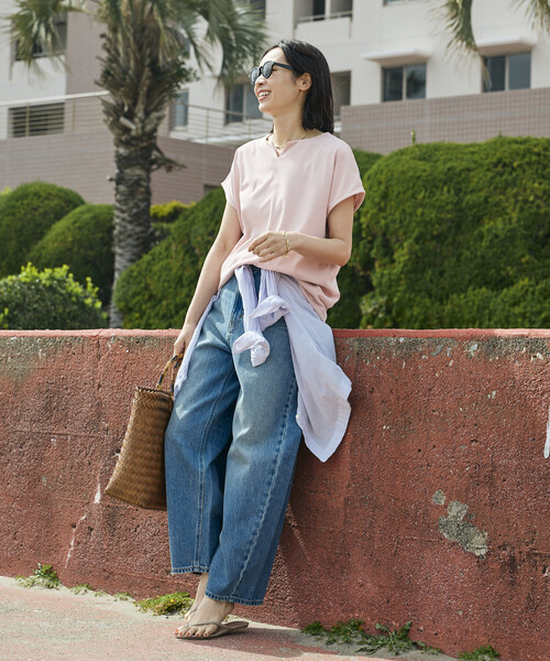 FREAK'S STORE(フリークスストア)の「<接触冷感/UV> AIRDRY HIGHCOOL キーネックTシャツ(Tシャツ/カットソー・レディース・ピンク/ブルー/オフホワイト/モカ/ブラック・フリ-)」の6枚目の写真