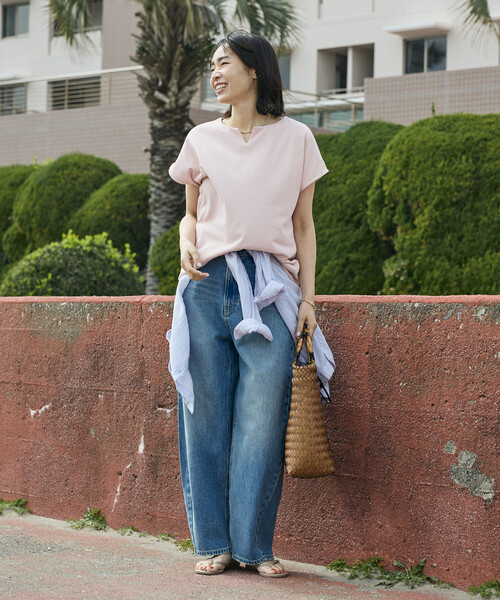 FREAK'S STORE(フリークスストア)の「<接触冷感/UV> AIRDRY HIGHCOOL キーネックTシャツ(Tシャツ/カットソー・レディース・ピンク/ブルー/オフホワイト/モカ/ブラック・フリ-)」の14枚目の写真