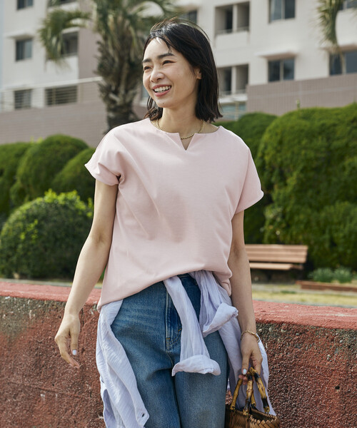 FREAK'S STORE(フリークスストア)の「<接触冷感/UV> AIRDRY HIGHCOOL キーネックTシャツ(Tシャツ/カットソー・レディース・ピンク/ブルー/オフホワイト/モカ/ブラック・フリ-)」の15枚目の写真