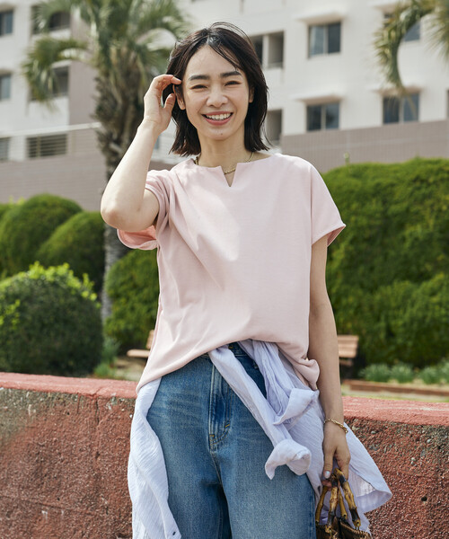 FREAK'S STORE(フリークスストア)の「<接触冷感/UV> AIRDRY HIGHCOOL キーネックTシャツ(Tシャツ/カットソー・レディース・ピンク/ブルー/オフホワイト/モカ/ブラック・フリ-)」の17枚目の写真